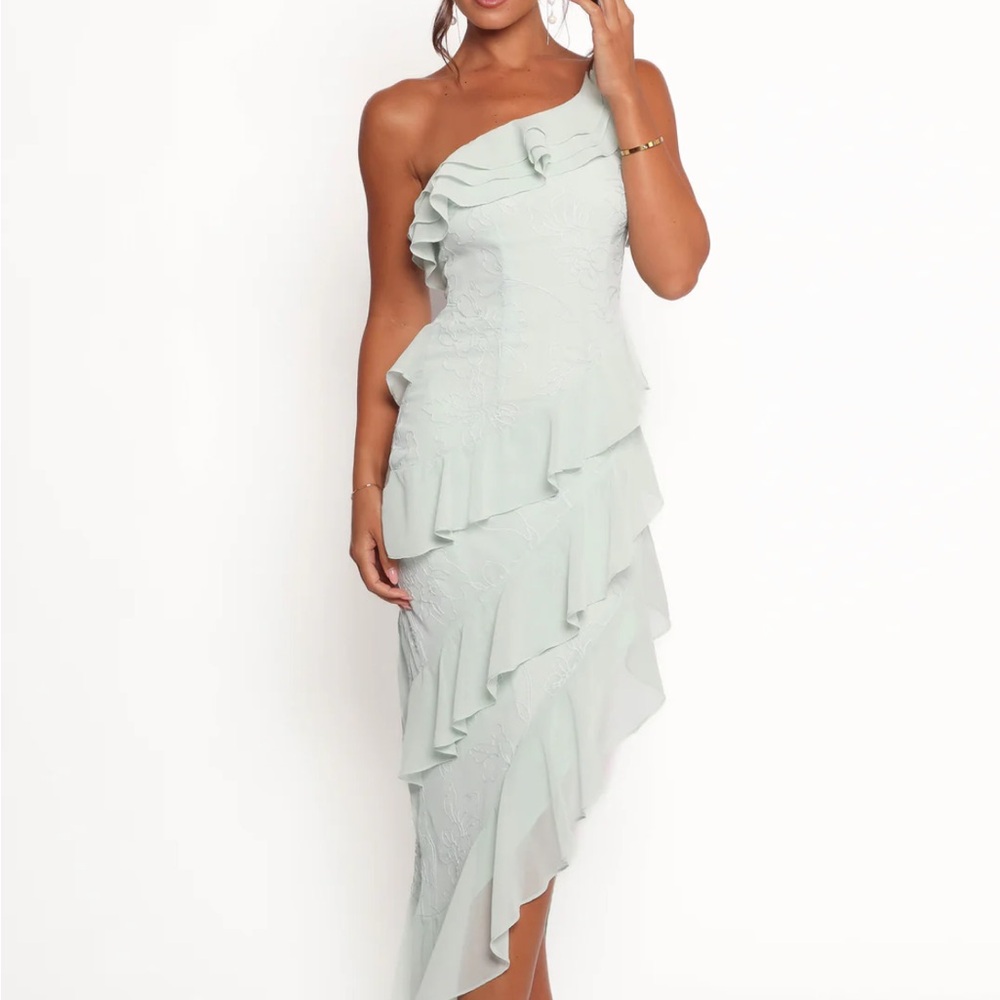 One shoulder Ruffled dress